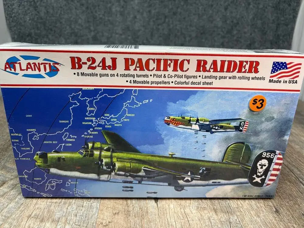 Atlantis 1:92 B-24J Liberator Pacific Raider Model Kit  New & Sealed made in USA